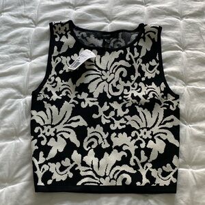 Sweater crop TOP SIZE M NWT